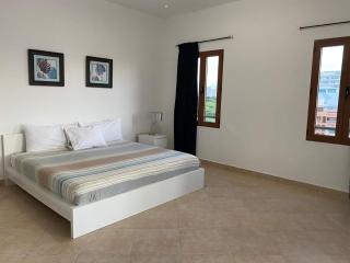 Deluxe Apartment Sea and Marina View - whatsap on photos - 9