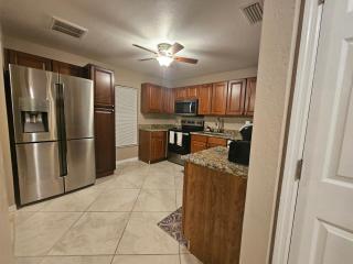 Cozy & Spacious 2 Bedroom Haven - - Non Smoking - Lehigh Acres - 4