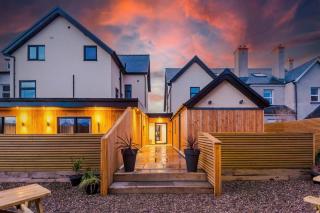 Elegant 1-Bedroom Studio with Luxury Finishes - 8