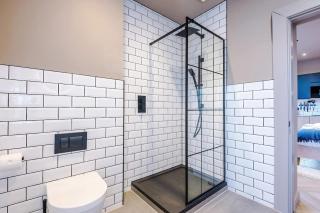 Elegant 1-Bedroom Studio with Luxury Finishes - Llandudno - 1