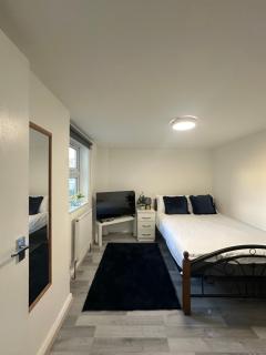 luxury 2 bedroom apartment in central London - 4