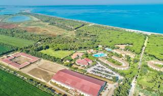 Hotel with swimming pool in Arborea just 650 meters from the sea - Arborea - 0