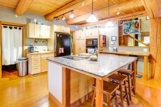 11 Mi to Olympic National Park Home with Deck! - 2