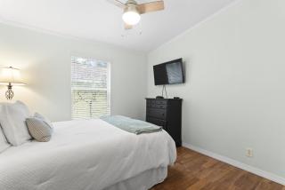 Beachbound Bungalow Half Acre Lush Landscaping - Palm Coast - 7