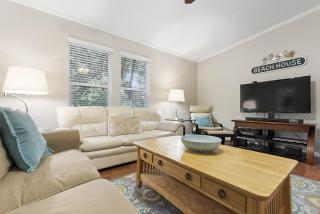 Beachbound Bungalow Half Acre Lush Landscaping - Palm Coast - 4