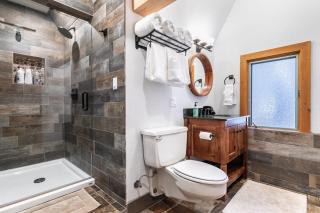 Tahoe Dreamer by Tahoe Getaways - Pet Friendly 4 BR Gated Home w Fenced Yard, Game Room & Walk to Lake! - Carnelian Bay - 1