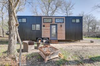 Hiking and Creek Manor Tiny Home in Forest Retreat - Manor - 0