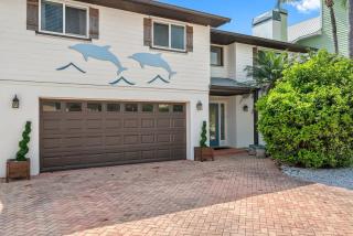 Stunning Waterfront Pool Home Walk to Beach & Restaurants Large Private Pool - Clearwater Beach - 1