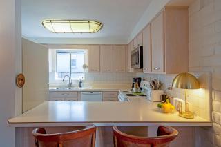 Mid-century 4BR ranch with private pool, 1M to pickleball - 1