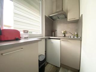 Studio Clara - proche gare et aéroport, balcon - Village-Neuf - 5