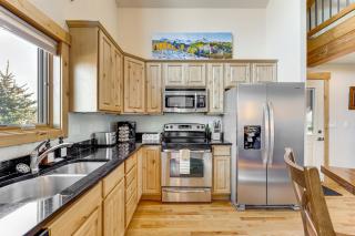 Updated and Spacious Lodge in Heart of Estes Park! - 5