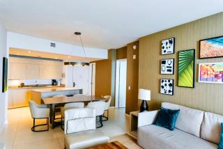 Ocean Views & Pleasant Breeze From This Condo - Hollywood - 1