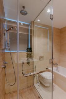 Stylish and roomy 1BR Marina View Fits 3 - 6