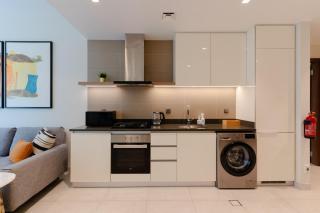 Stylish and roomy 1BR Marina View Fits 3 - 3