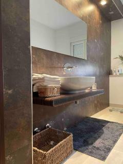Luxury spacious flat with a lovely terrace - Tirana - 9