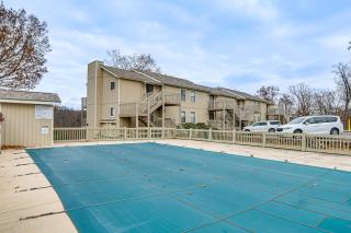 Lake Access and Views Condo with Pools in Osage Beach - Osage Beach - 8