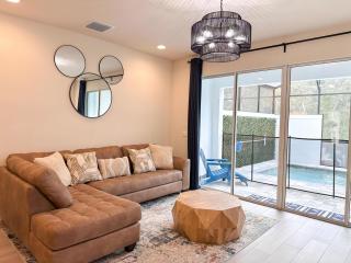 TR1461SL - 4 bedrooms pool home - 10 guests - 8