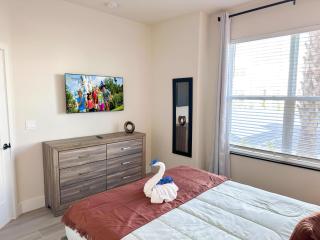 TR1391PNW - Stylish New Home 4 Bed - Clermont - 1