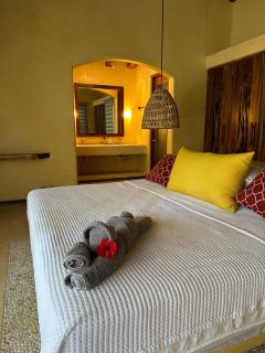 Casamar, beach front estate on Troncones Point - Troncones - 3