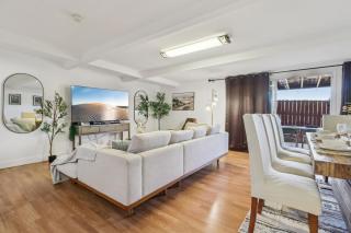 Entire Private 4-Bedroom Home w Gated Yard, Parking, King Bed, Available Now - Spring Valley - 9