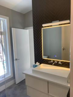 McCracken's Mid Century Modern Luxury Cottage - 1