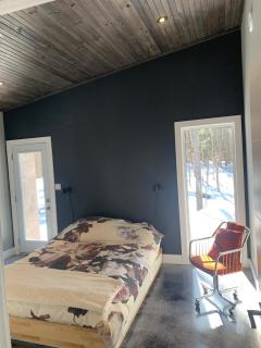 McCracken's Mid Century Modern Luxury Cottage - 3
