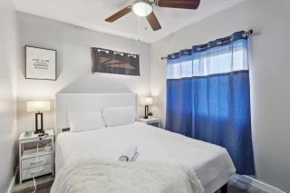 Entire Private 2-Bedroom Home w Gated Yard, Driveway Parking, Available Now - Spring Valley - 4