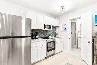 Beach Rd, 300ft to Beach Access & 500ft to Siesta Key Village, 1bdr - Siesta Key - 6