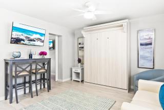 Beach Rd, 300ft to Beach Access & 500ft to Siesta Key Village, 1bdr - Siesta Key - 9