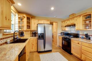 Private Hot Tub and Pickleball Court Baird Home! - 3