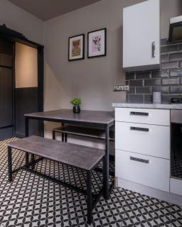 Entire Modern House Liverpool, 6 Bedrooms - Liverpool - 1