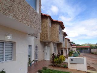 Katary Townhouse - - 5