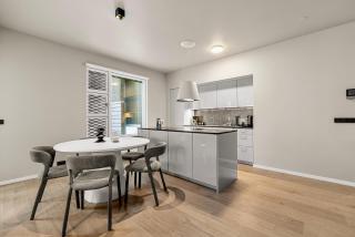 City Lux 2BR & 2BA with Free Parking City Center - Reykjavík - 8