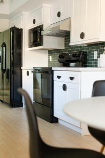 Next Getaway Home-3 Rooms, 4 Bed, 2 Bath, Backyard - 6