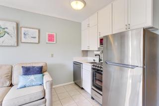 Pool and Beach Access Hilton Head Coastal Condo - Hilton Head Island - 2