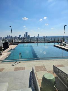 UT Hook 'em Horns SkyLoft - Austin - 4