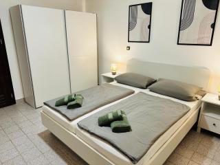 Studio Apartment near Beach Petrčane - Quiet & Central - Unit 1 - 5