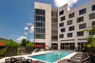 Kompose Boutique Miami Airport - 7