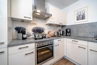 Ferienhaus-An-der-Ostsee-by-Seeblick-Ferien-ORO-direkte-Wasserlage-Sauna-E-Saeule - 9