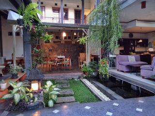 Rumah Asri Bed And Breakfast - Bandung - 0