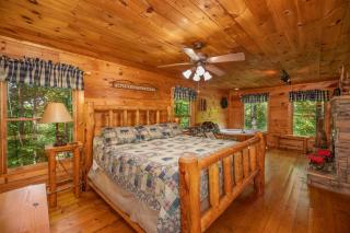 Misty Mountain Escape Secluded and cozy hot tub, deck, game room, and everything you need to relax - Sevierville - 6