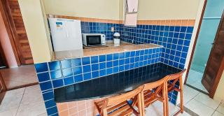 Flat frente praia de Taperapuã, atravessou a rua está na praia, com piscina, sauna e café da manhã como cortesia - 3