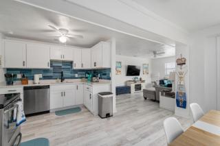 Pets Ok Steps 2 Beach Corporate & Family Travel - Daytona Beach - 3