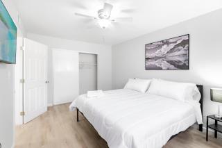Gorgeous Two Bedroom Sleeps 6! Close to Strip! - Las Vegas - 8