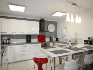 AMETLLERS - Apartamento renovado y totalmente equipado, situado en un tercero sin ascensor en la zona de la Vila - ES-228-193 - Llança - 2