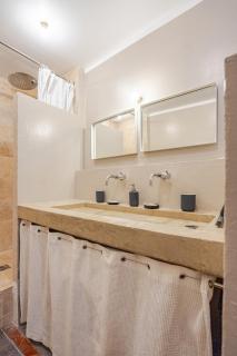 Ecrin au cœur d'Aix-Vue sur la Place de la Mairie - 1