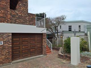 Spacious Beachside apartment - Port Alfred - 2