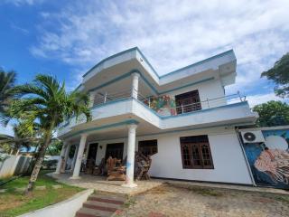JIB Hostel RestoBar - Weligama - 5