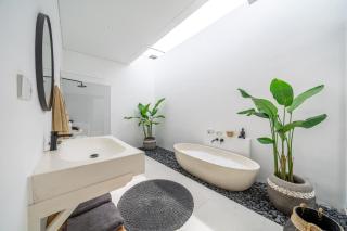 Stylish 2BD Villa with Pool in the heart of Canggu - Canggu - 5