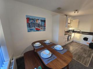 2BR Apt, Etihad Stadium, City Access, Sleeps 6 - Manchester - 6